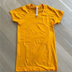 Lululemon Swifty Tech 2.0 Size 6